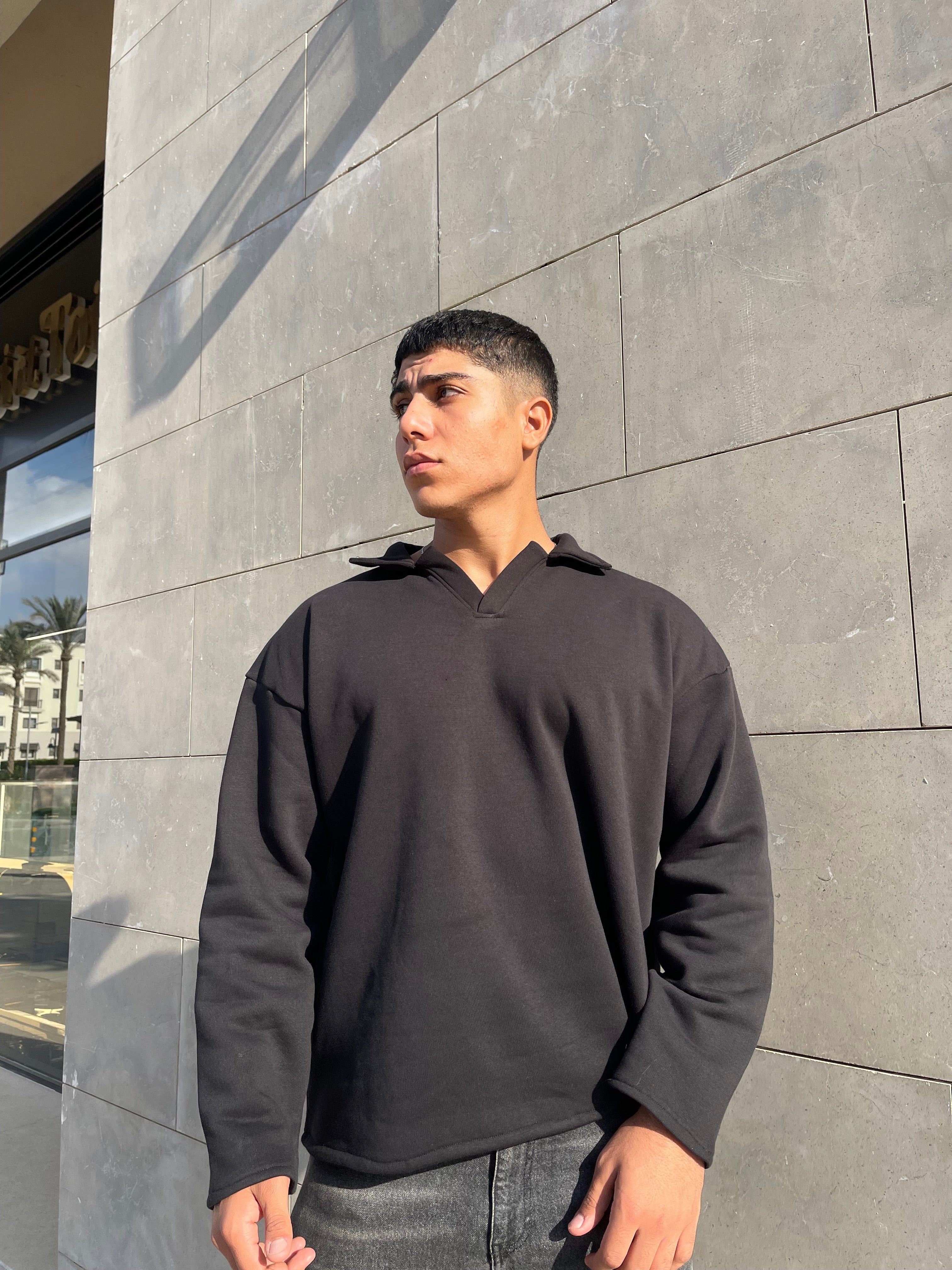 Collared sweatshirt