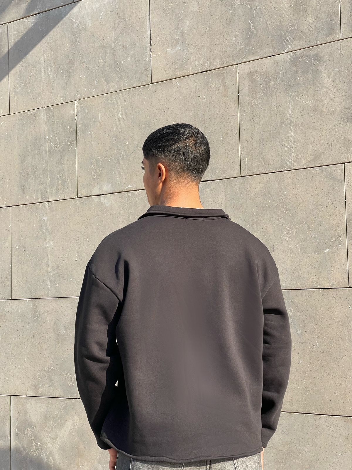 Collared sweatshirt